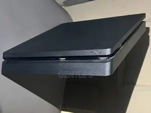Play Station4 Slim
