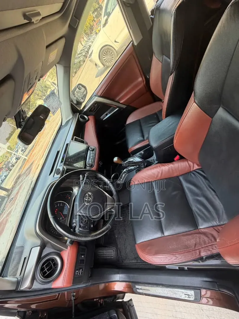 Toyota RAV4 2014 Brown