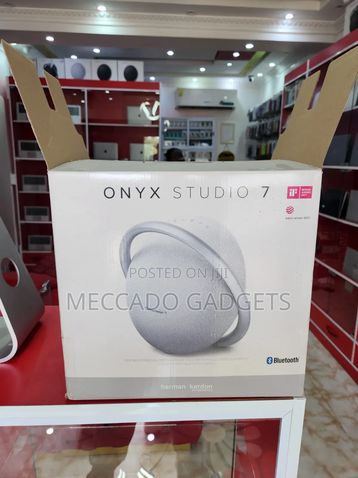 Onyx Studio 7