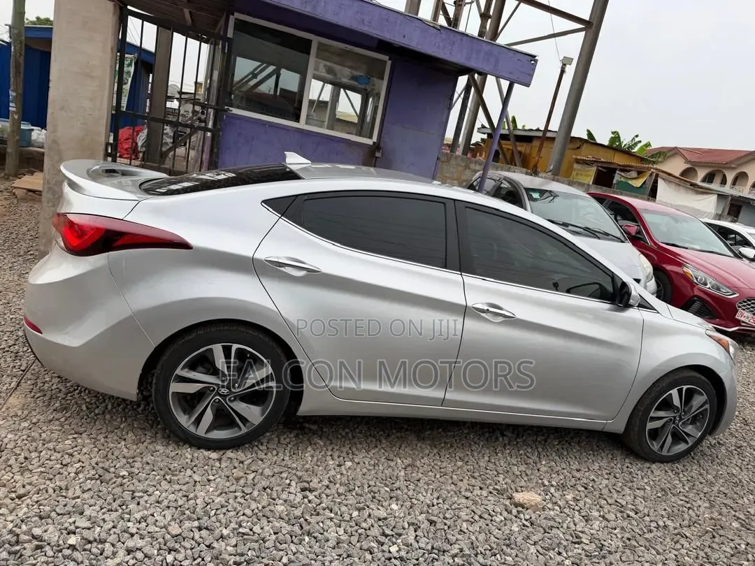 Hyundai Elantra Limited PZEV 4dr Sedan (1.8L 4cyl 6A) 2015 Silver