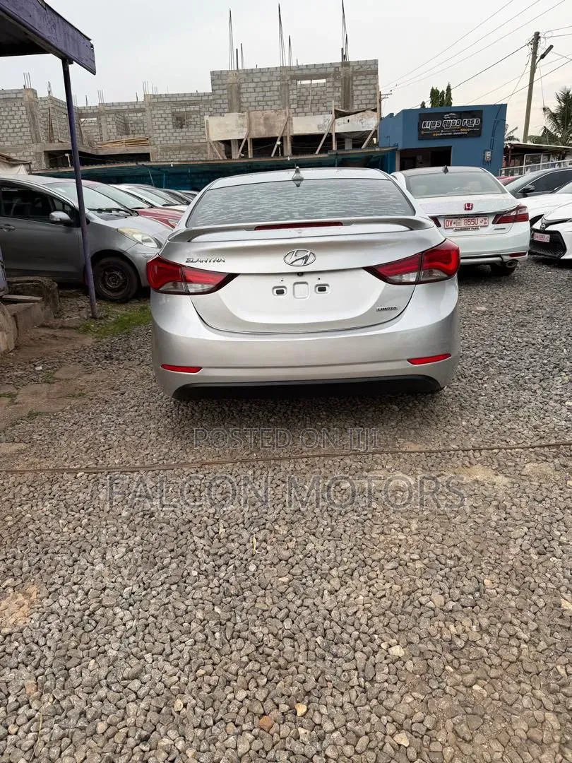 Hyundai Elantra Limited PZEV 4dr Sedan (1.8L 4cyl 6A) 2015 Silver