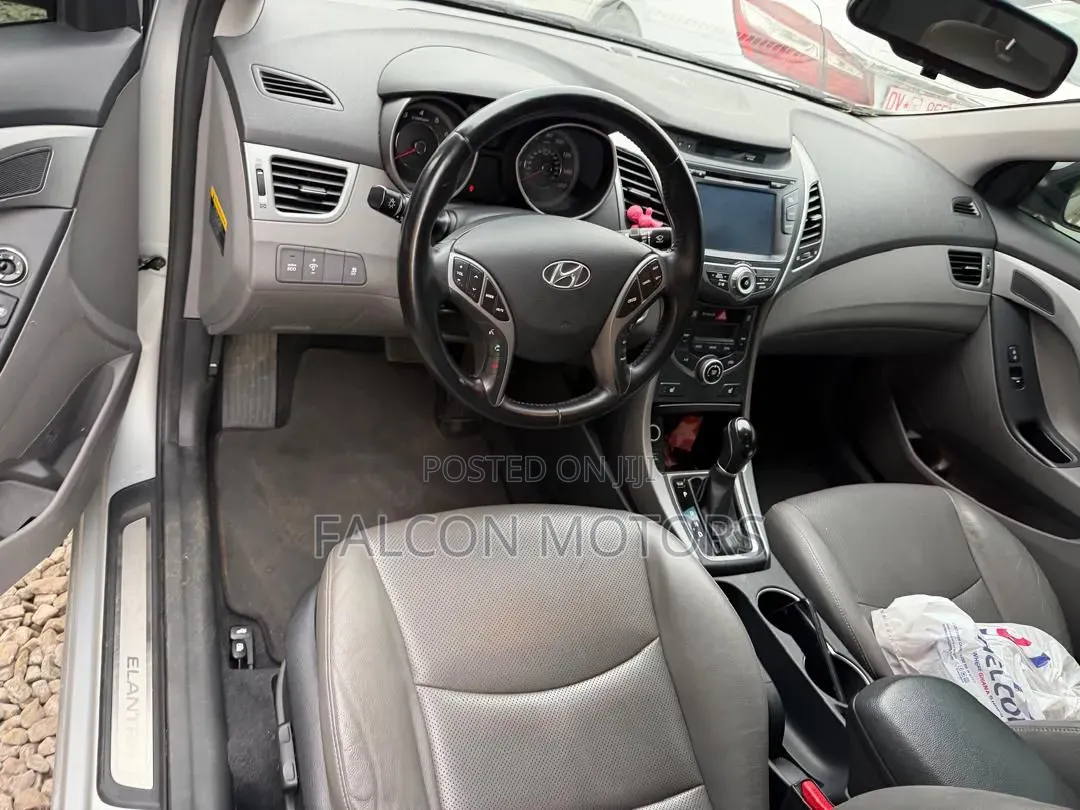 Hyundai Elantra Limited PZEV 4dr Sedan (1.8L 4cyl 6A) 2015 Silver