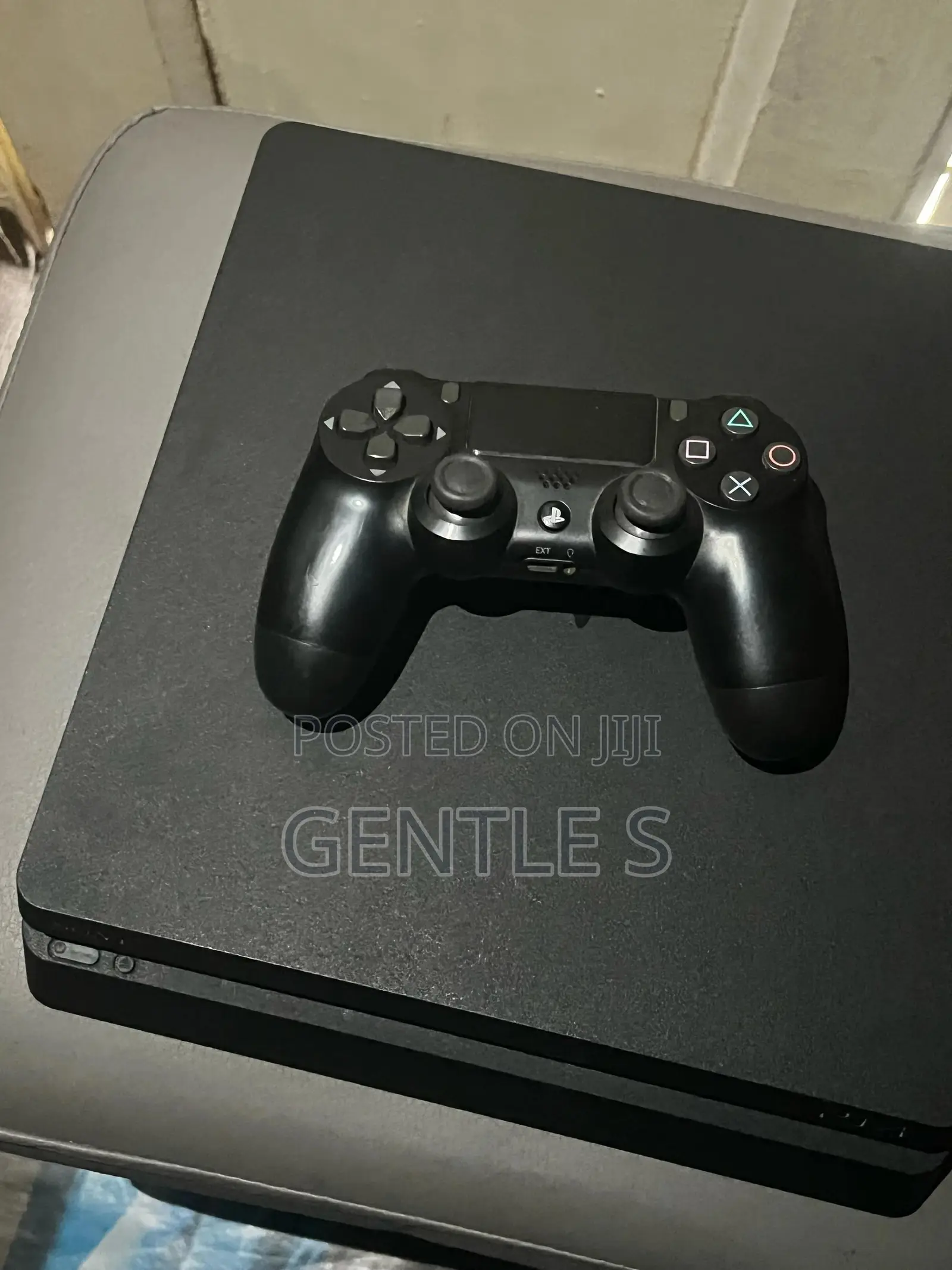 Play Station4 Slim