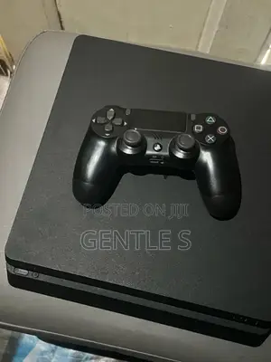 Play Station4 Slim
