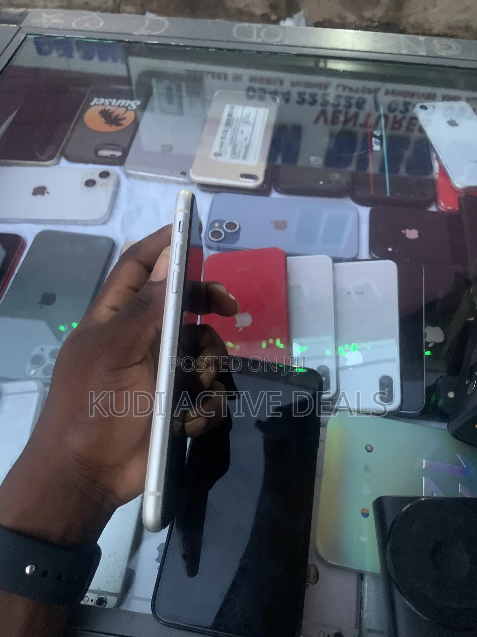Apple iPhone 11 64 GB White