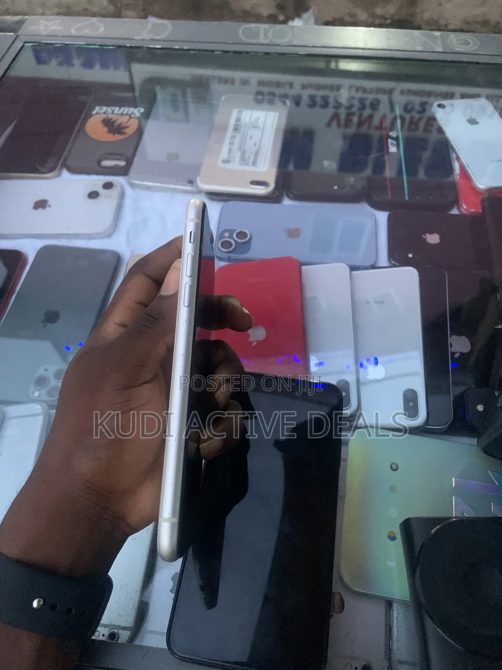 Apple iPhone 11 64 GB White