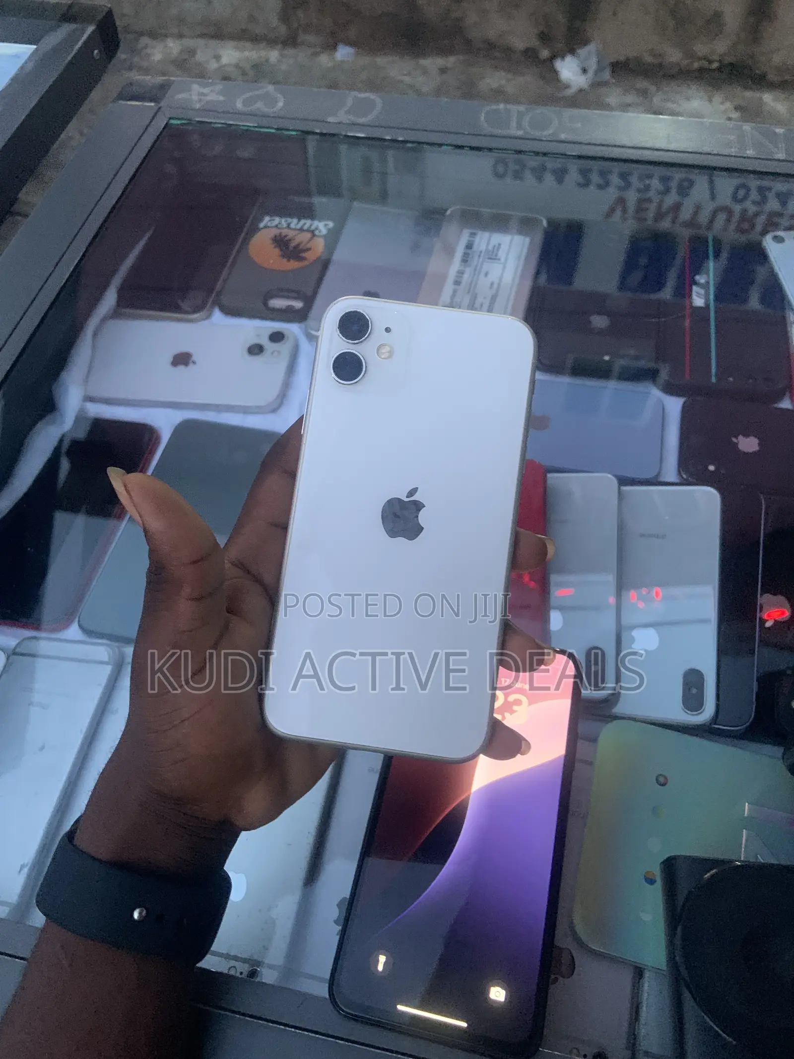 Apple iPhone 11 64 GB White