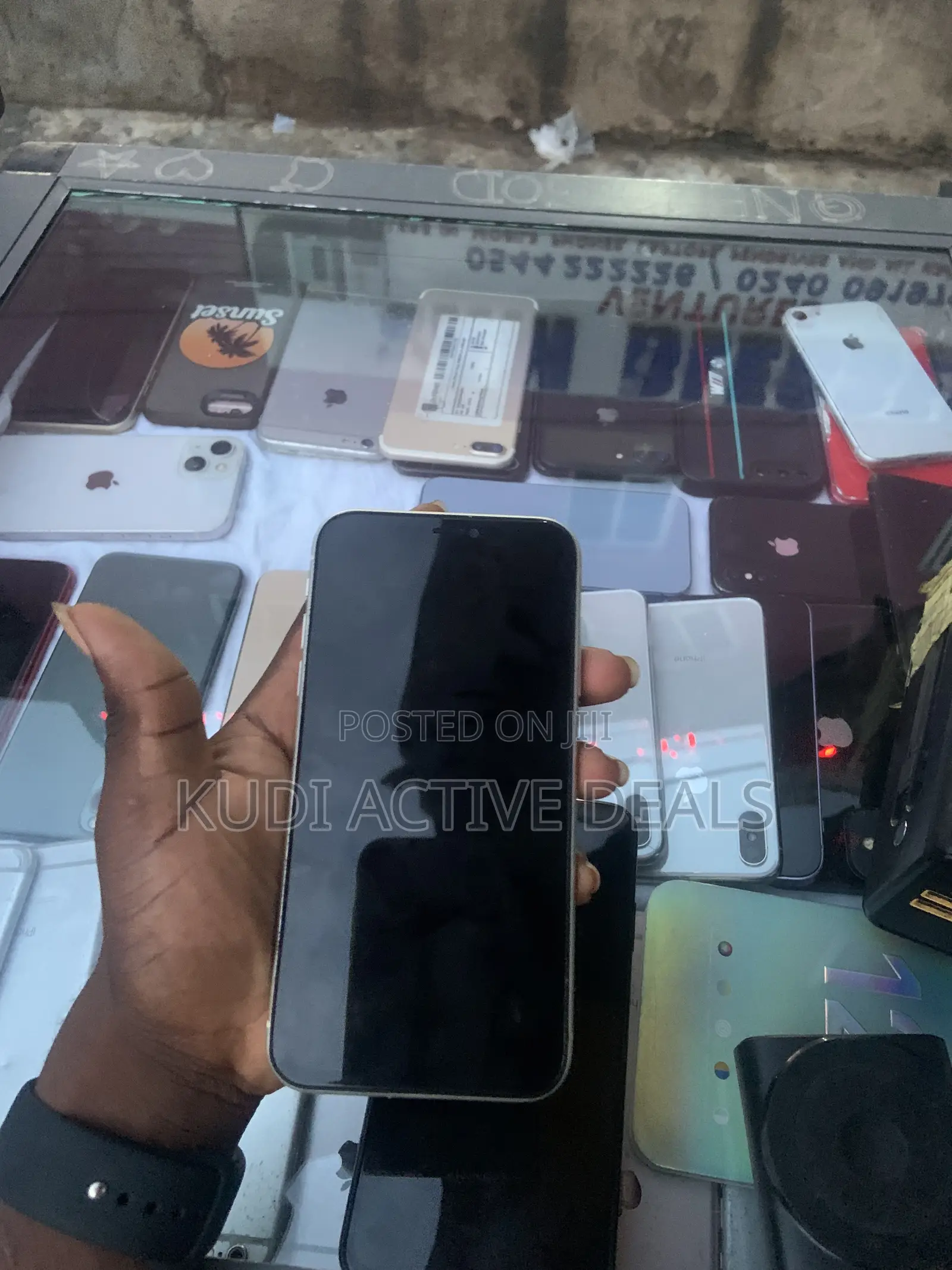 Apple iPhone 11 64 GB White