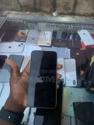 Apple iPhone 11 64 GB White