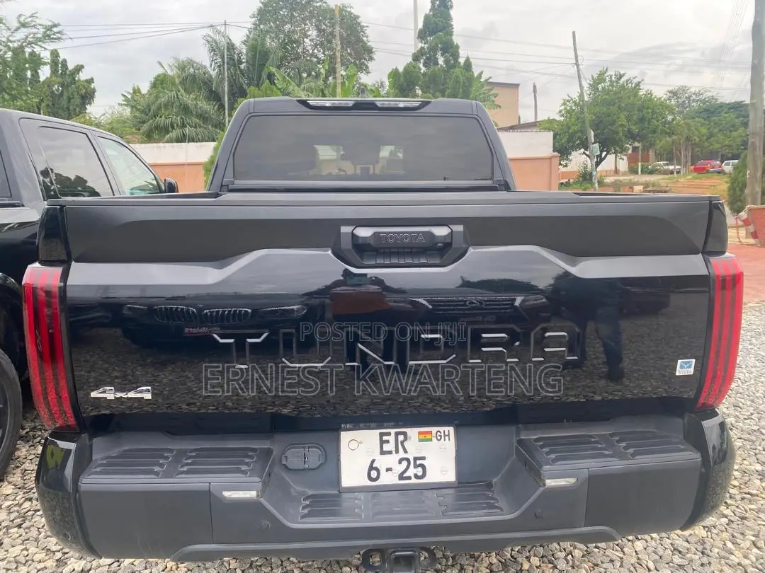 Toyota Tundra 2023 Black