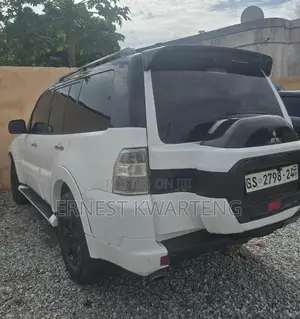 Mitsubishi Pajero 2015 White