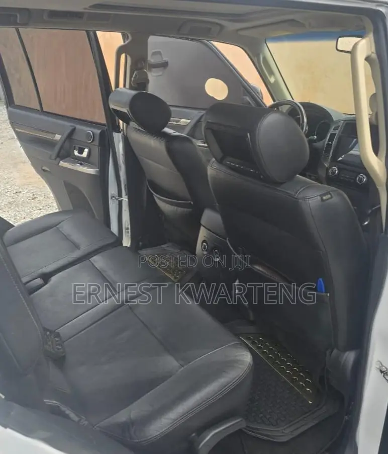 Mitsubishi Pajero 2015 White