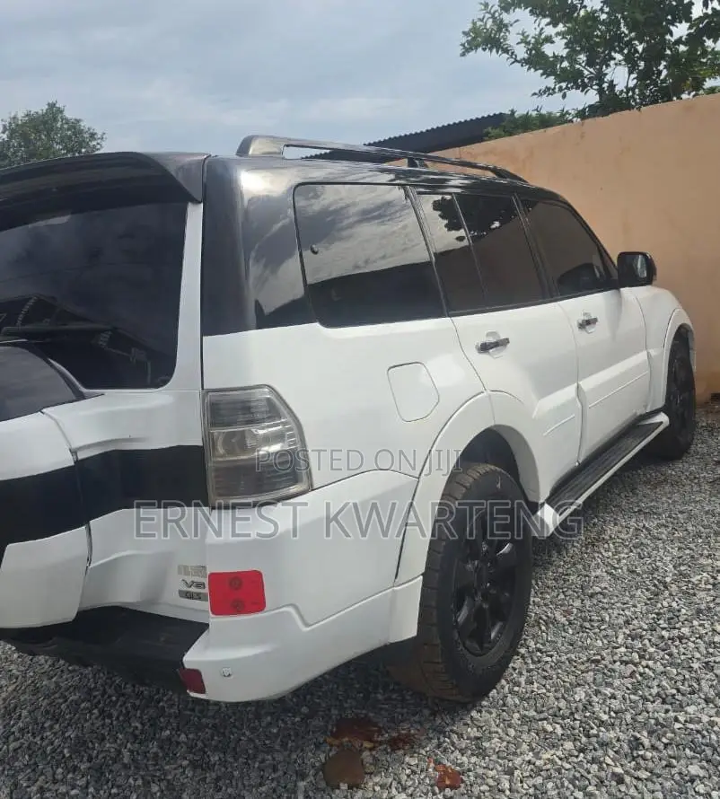 Mitsubishi Pajero 2015 White
