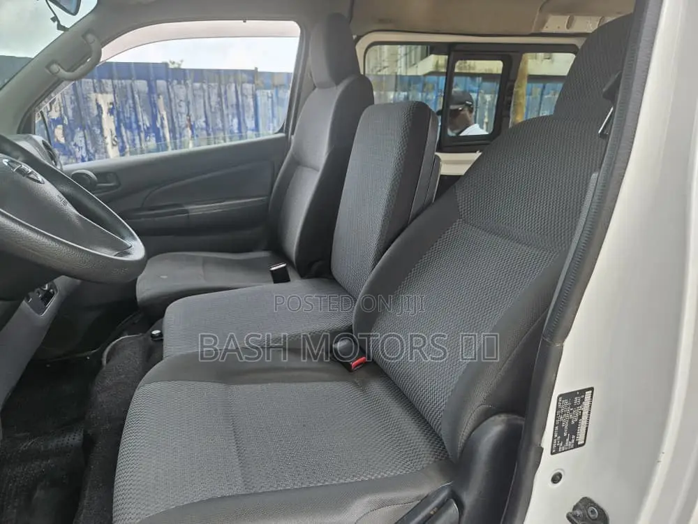 Nissan Caravan (Urvan) 2012 White
