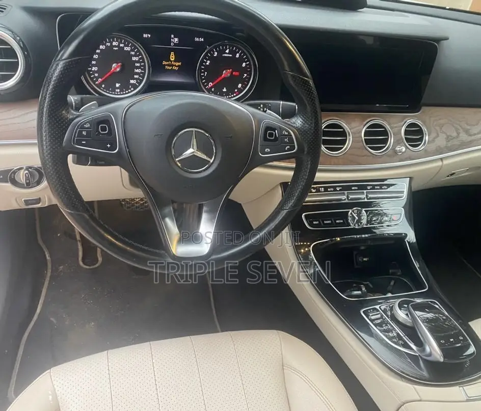 Mercedes-Benz E300 4Matic AWD Sedan (2.0L 4cyl 9A) 2017 White
