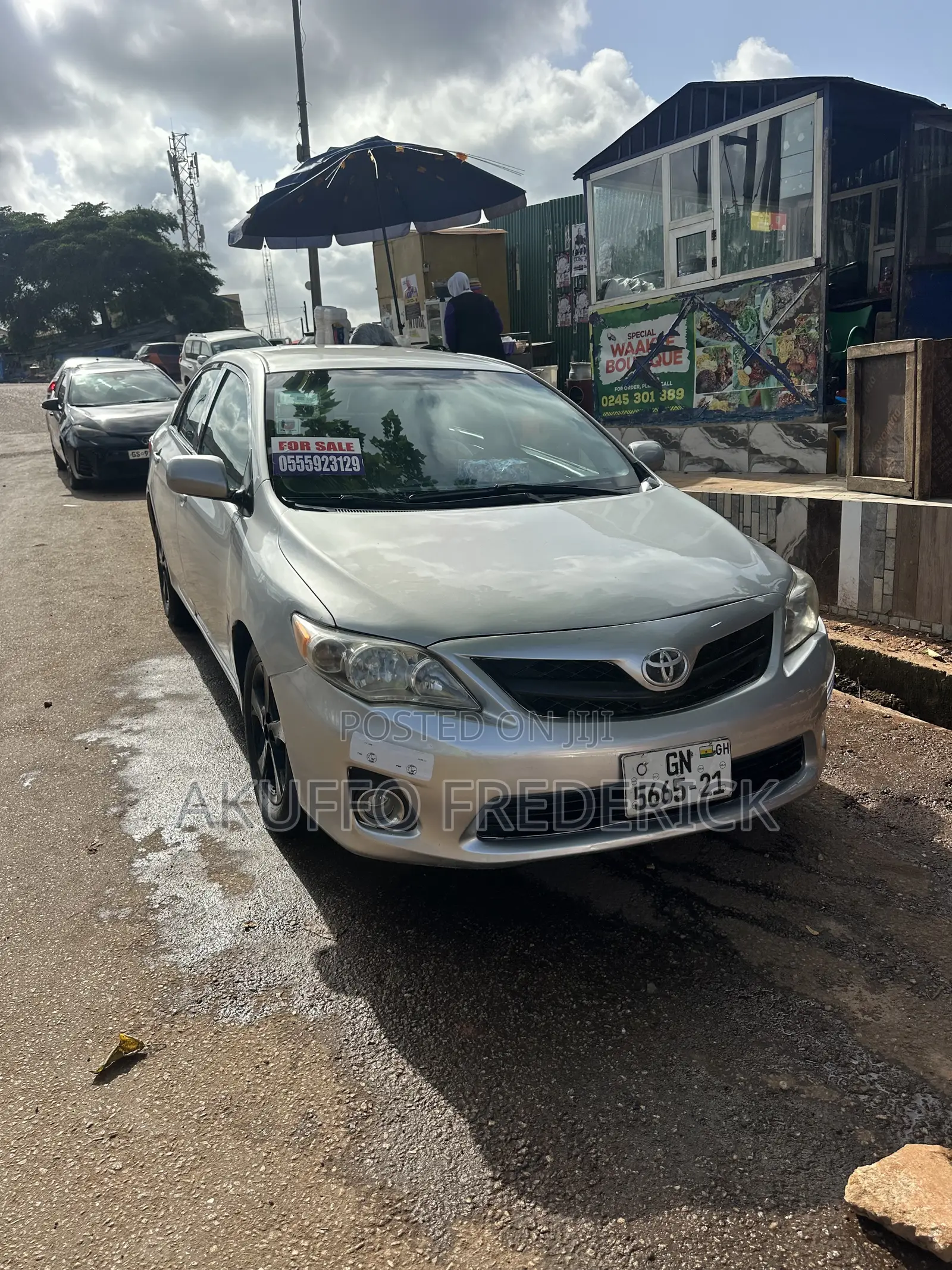 Toyota Corolla LE 4dr Sedan (1.8L 4cyl 4A) 2013 Silver
