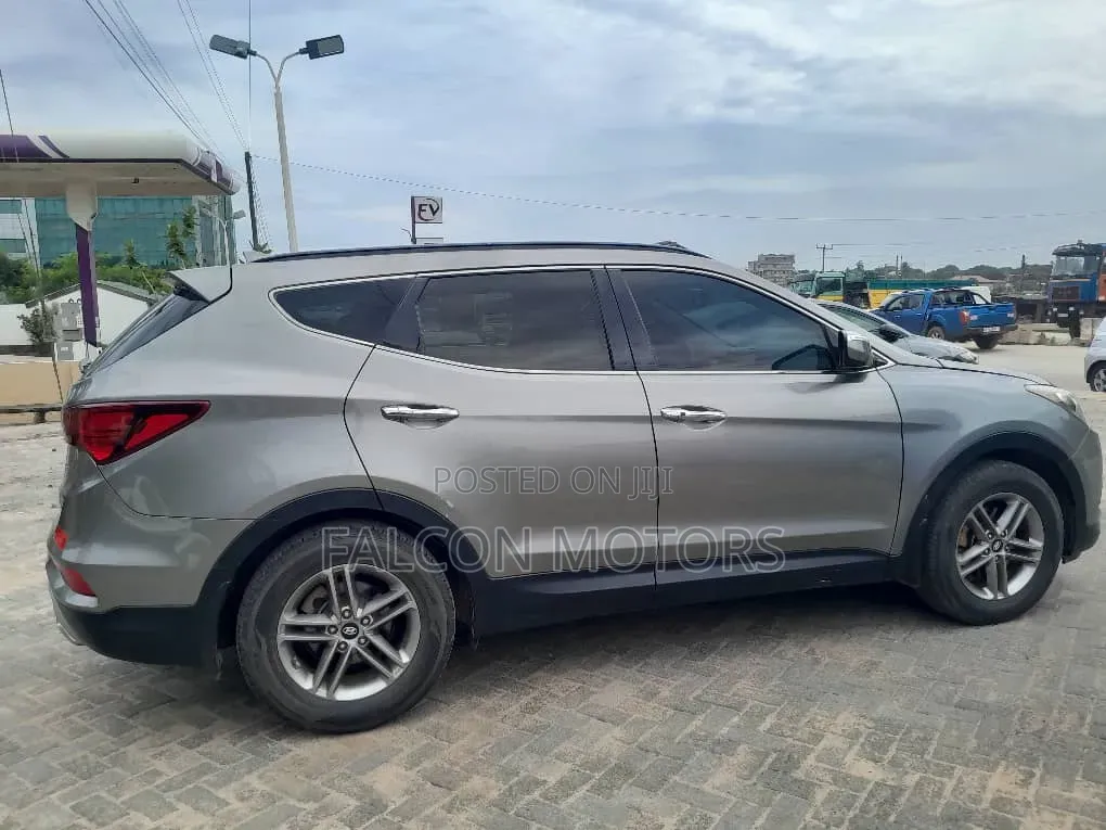 Hyundai Santa Fe SE Ultimate AWD 2018 Gray