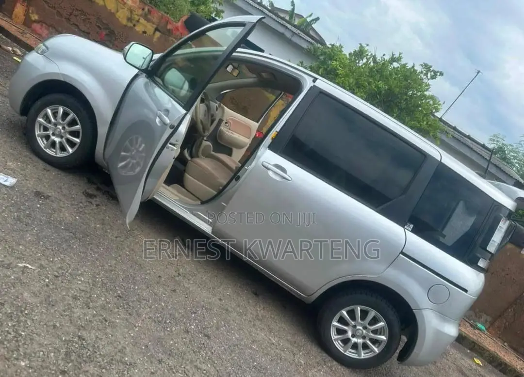 Toyota Sienta 2014 Gray