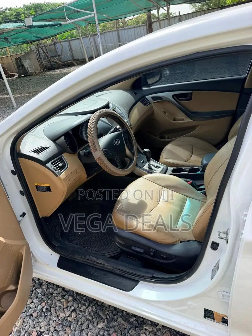 Hyundai Elantra 2014 White