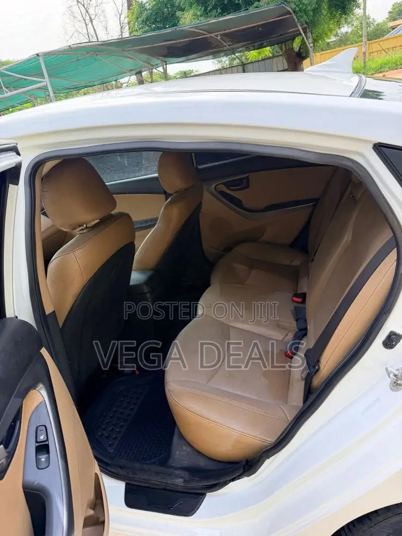 Hyundai Elantra 2014 White