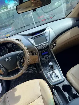 Hyundai Elantra 2014 White