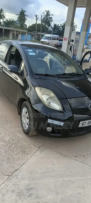 Toyota Vitz 2010 Black