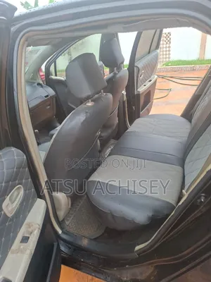 Toyota Vitz 2010 Black