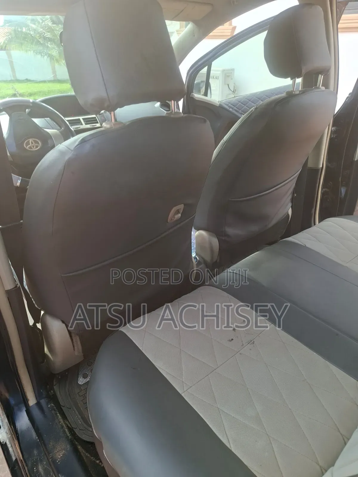 Toyota Vitz 2010 Black