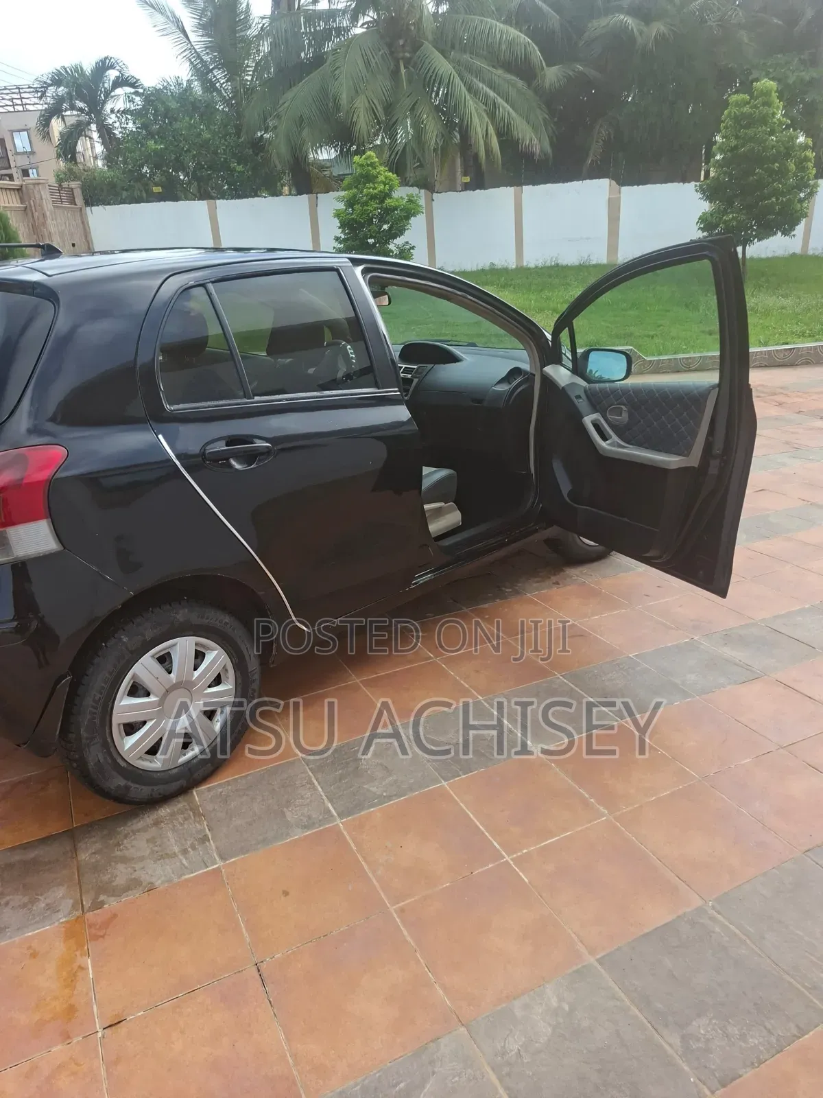 Toyota Vitz 2010 Black