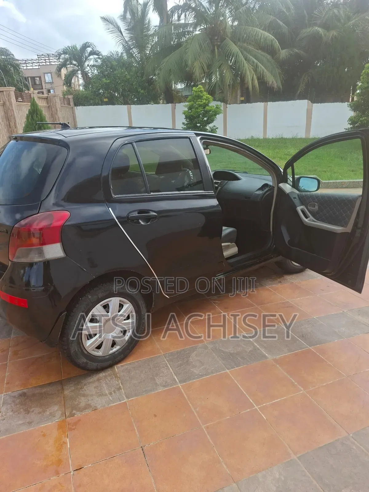 Toyota Vitz 2010 Black