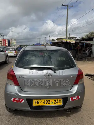 Toyota Vitz 1.3 AWD 3dr 2010 Gray