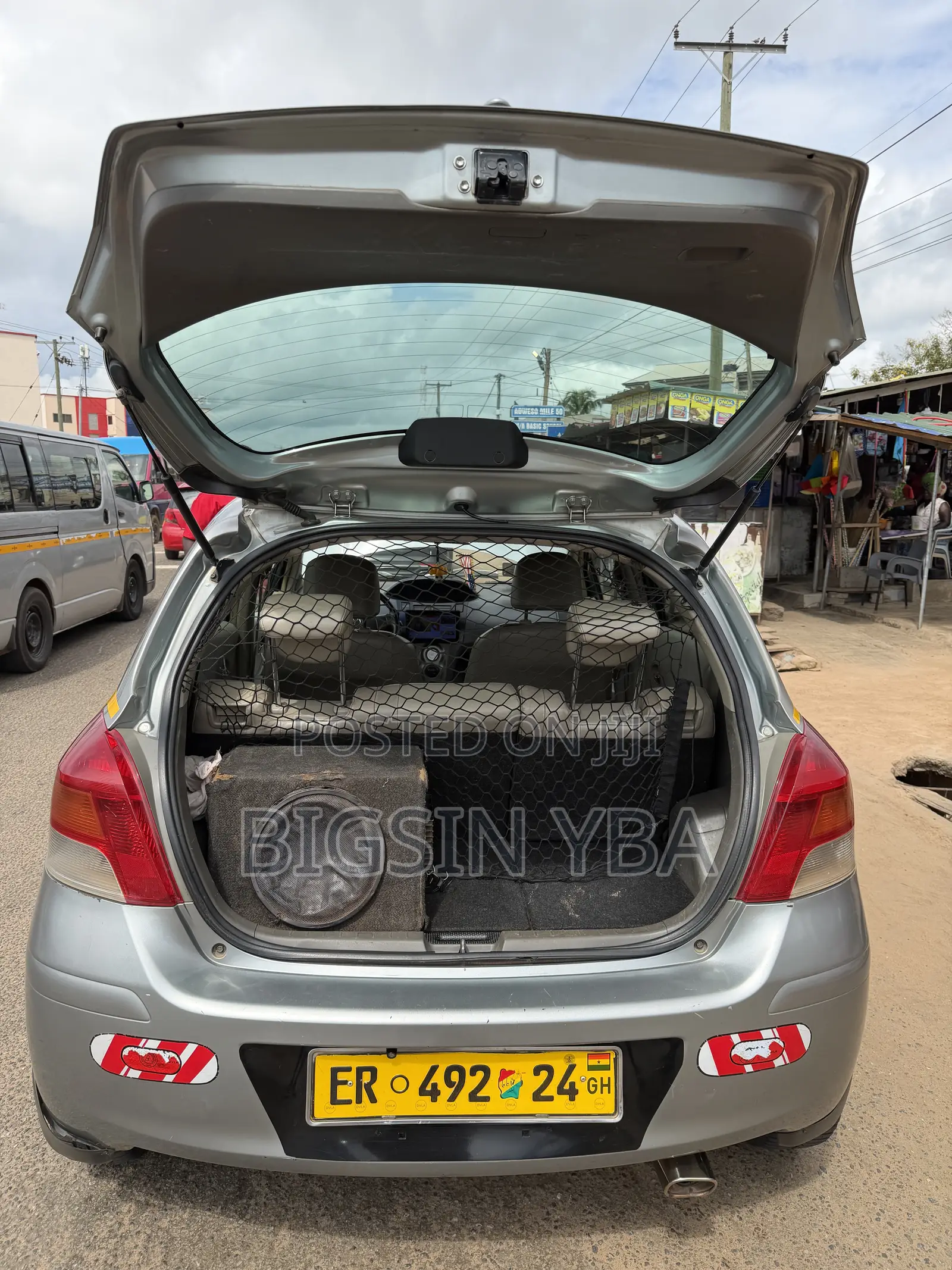 Toyota Vitz 1.3 AWD 3dr 2010 Gray