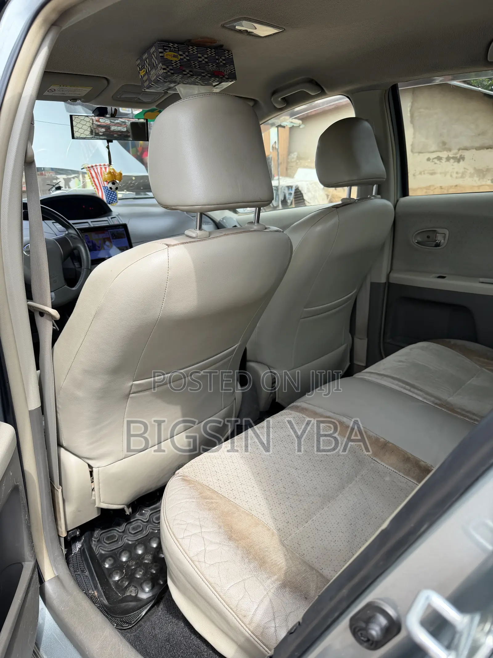 Toyota Vitz 1.3 AWD 3dr 2010 Gray