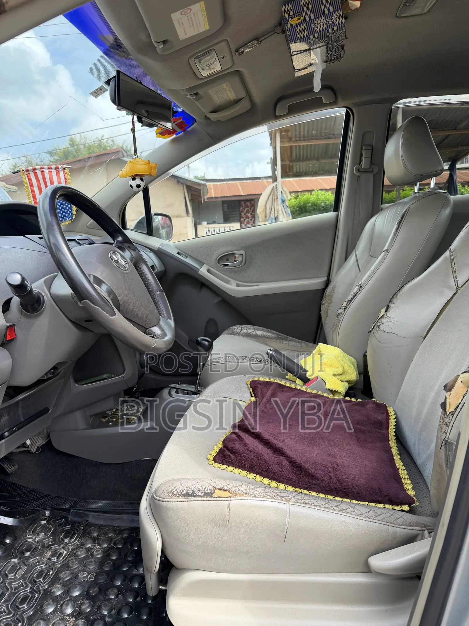 Toyota Vitz 1.3 AWD 3dr 2010 Gray