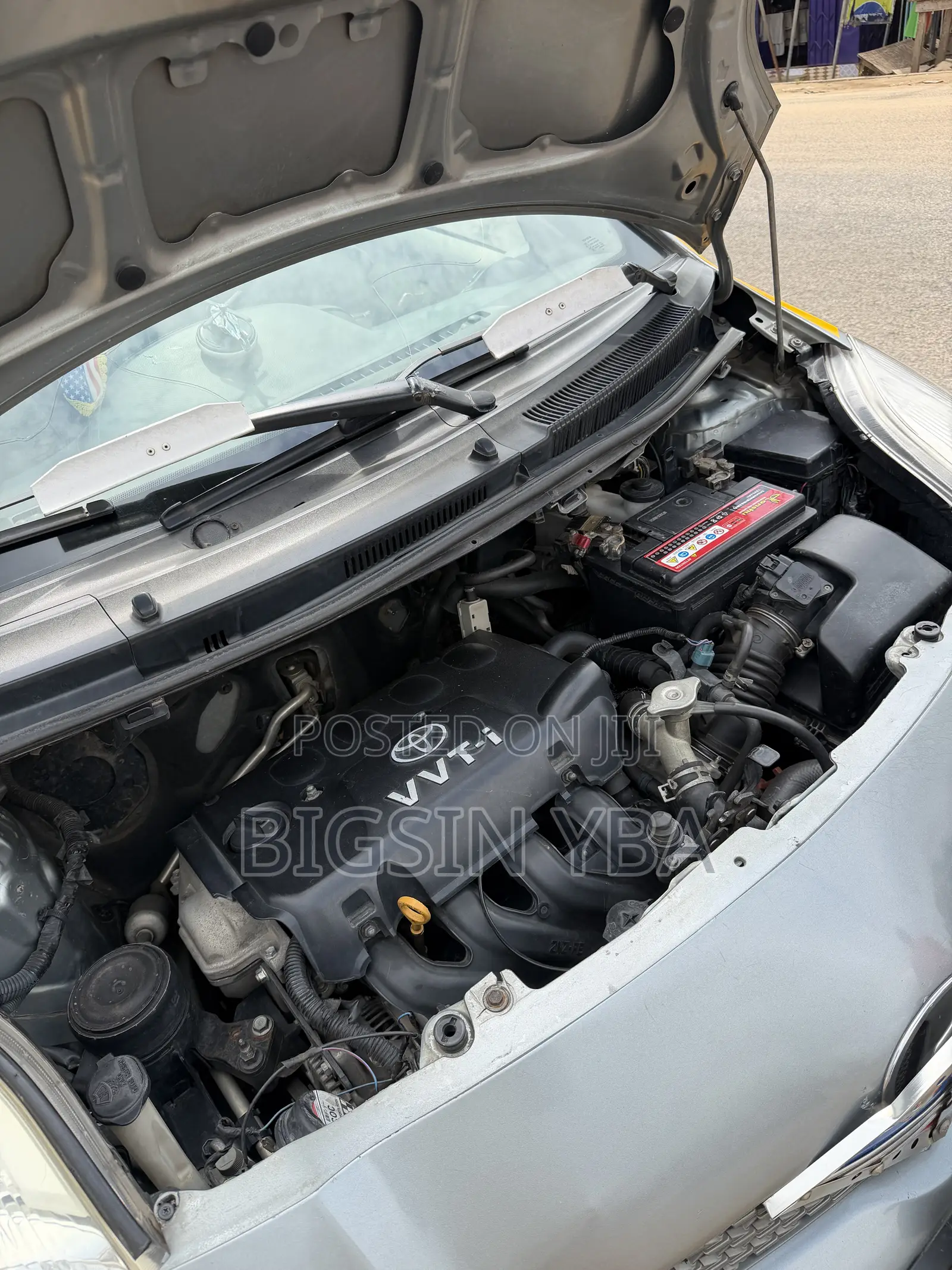 Toyota Vitz 1.3 AWD 3dr 2010 Gray