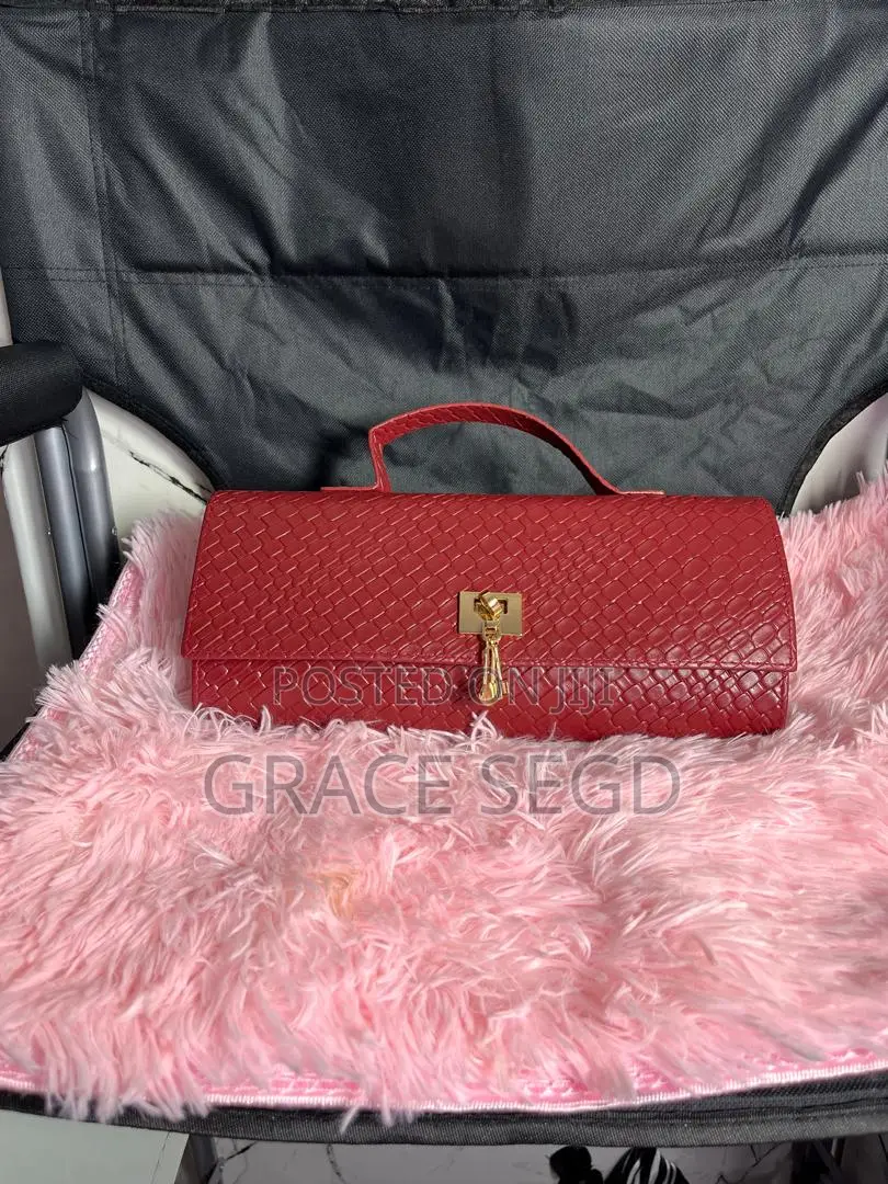 50% Discount On All Luxury And Classy Bags