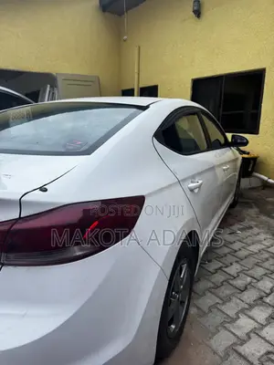 Hyundai Avante 2018 White