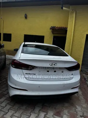 Hyundai Avante 2018 White