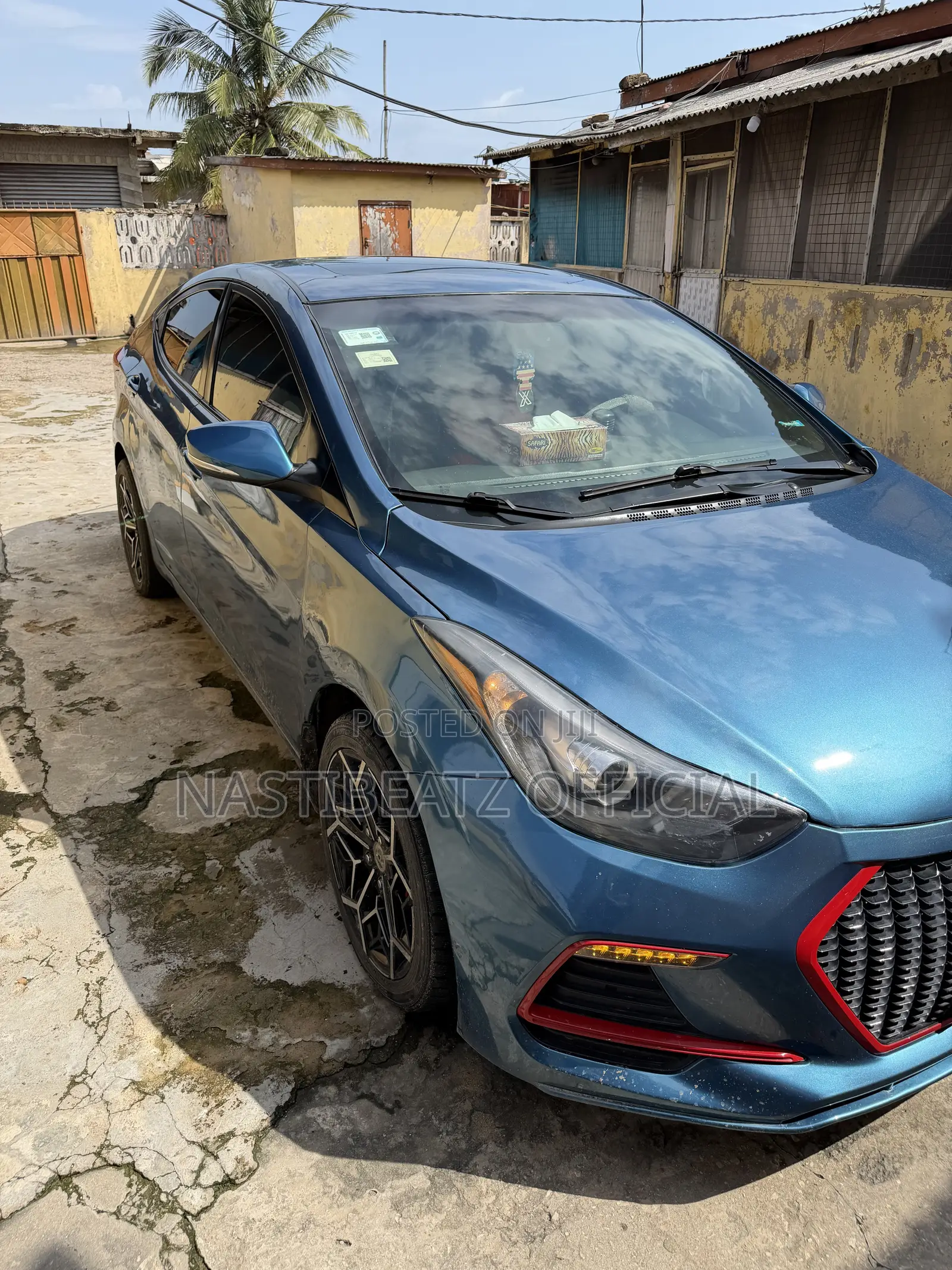 Hyundai Elantra Limited Sedan FWD (1.8L 4cyl 6A) 2013 Blue