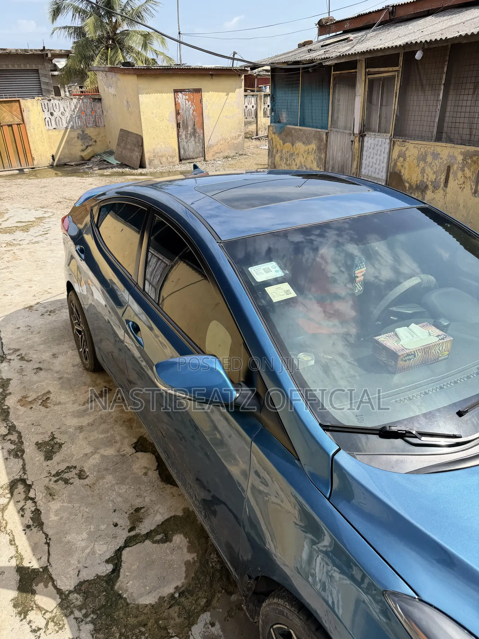 Hyundai Elantra Limited Sedan FWD (1.8L 4cyl 6A) 2013 Blue