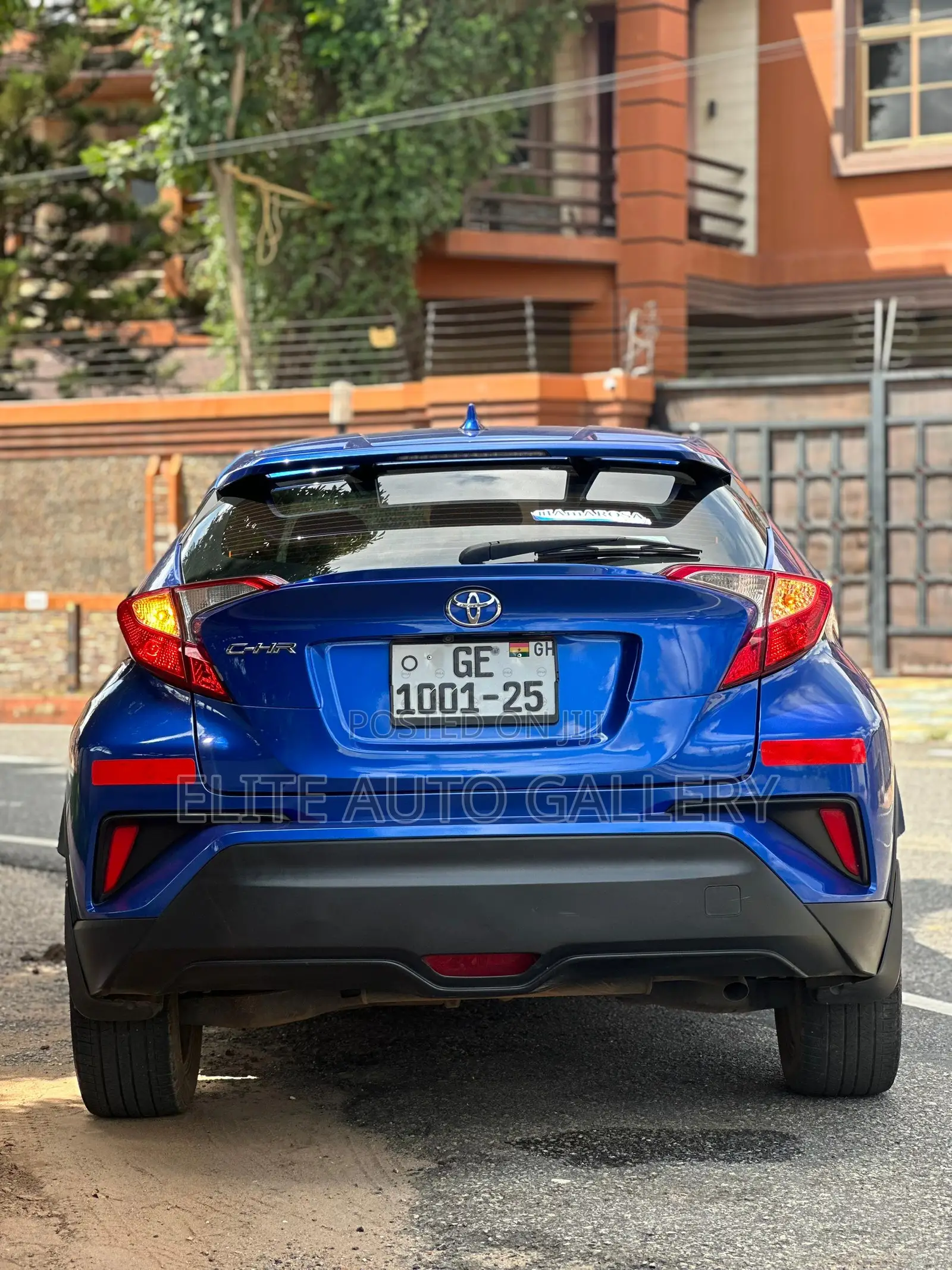 Toyota C-HR 2017 Blue