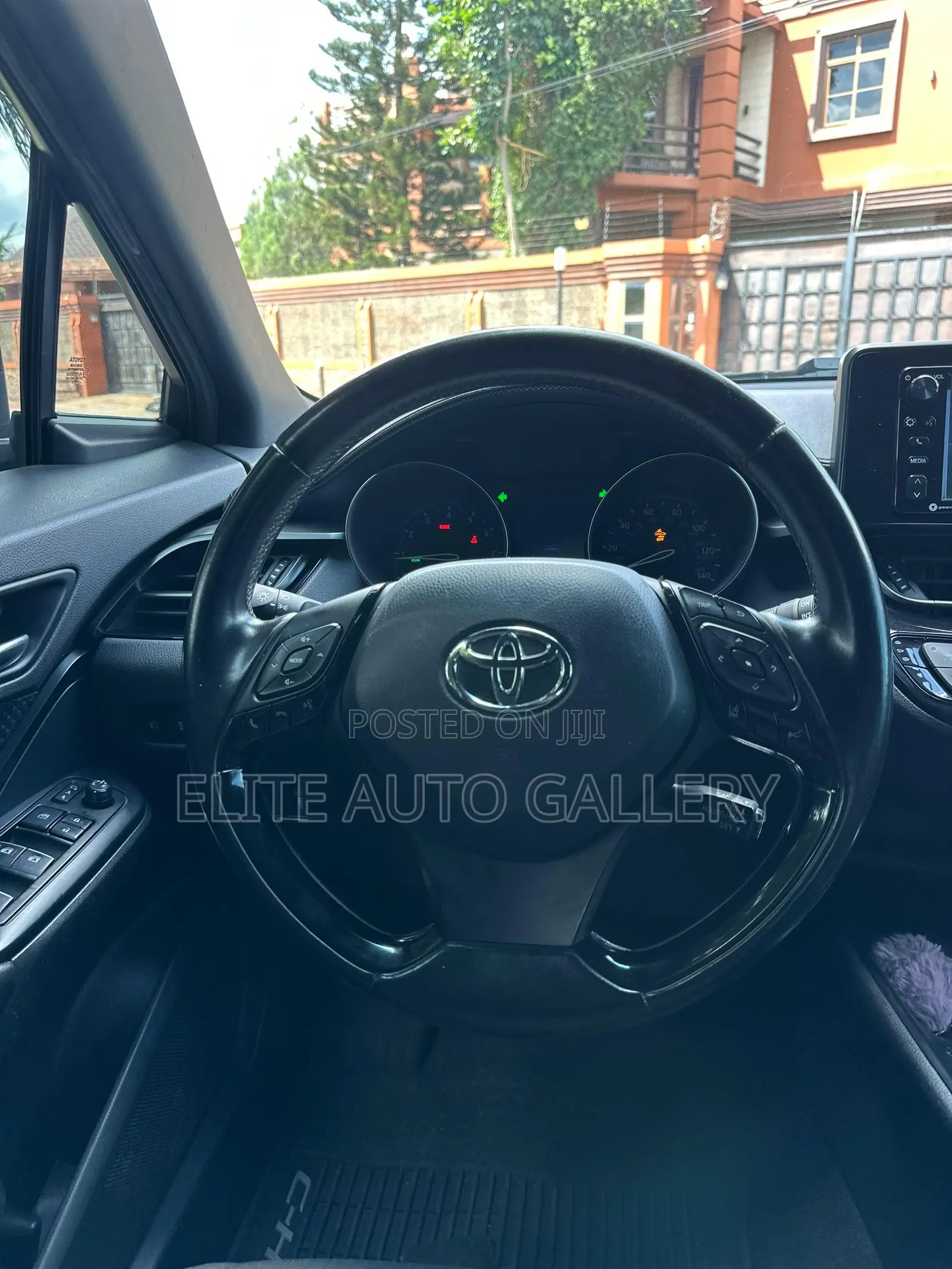 Toyota C-HR 2017 Blue