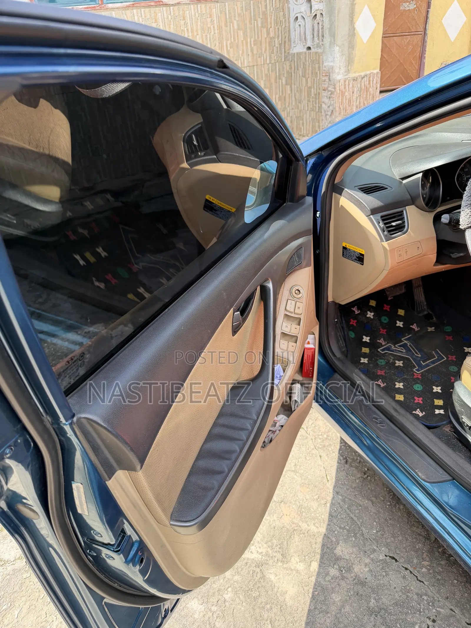 Hyundai Elantra Limited Sedan FWD (1.8L 4cyl 6A) 2013 Blue