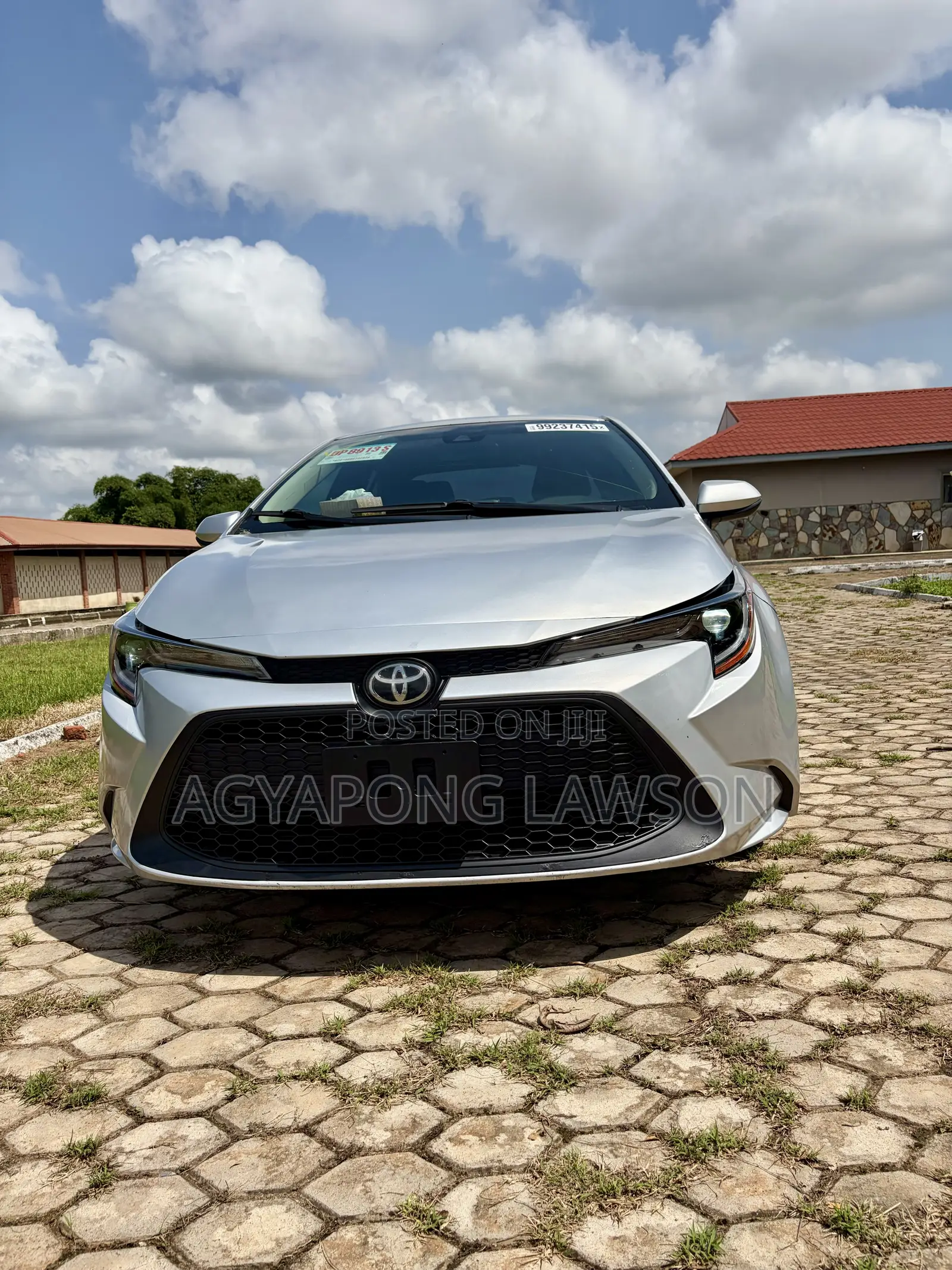 Toyota Corolla LE 2021 Silver