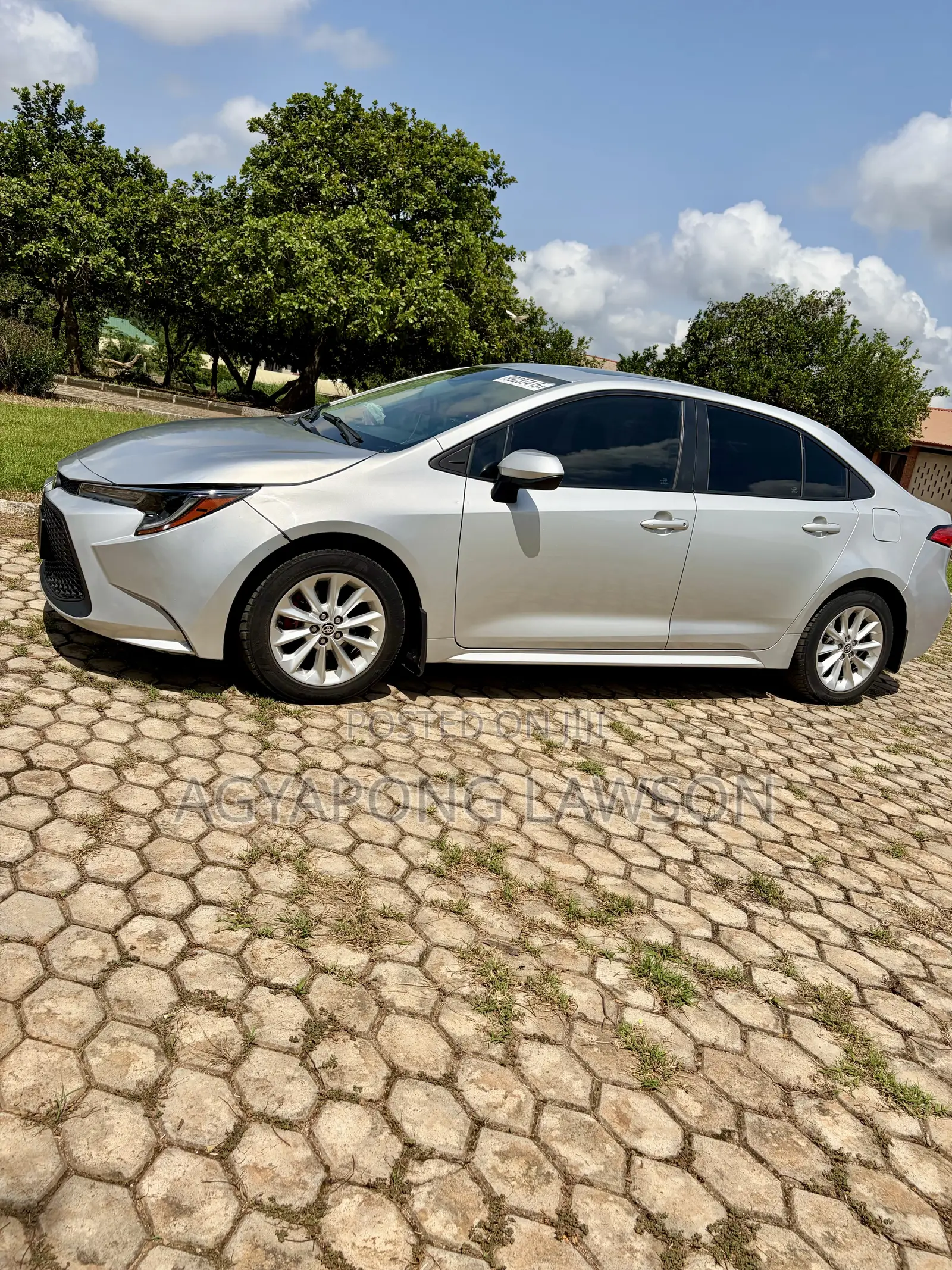 Toyota Corolla LE 2021 Silver