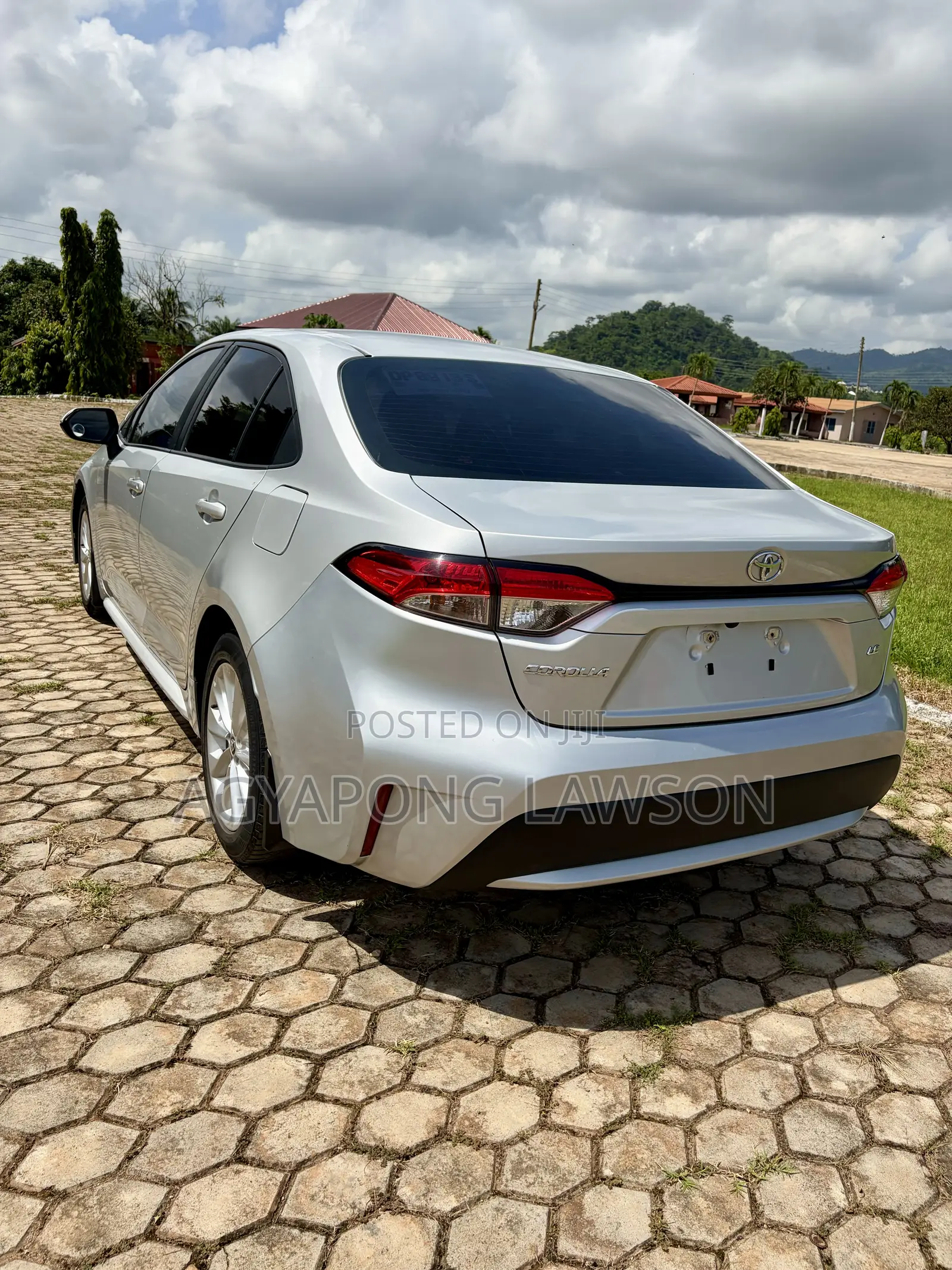 Toyota Corolla LE 2021 Silver