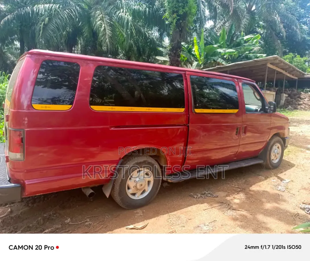 Ford E350 2008 Red