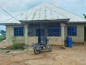 3bdrm House in Kona -Mountain High, Kwabre for sale