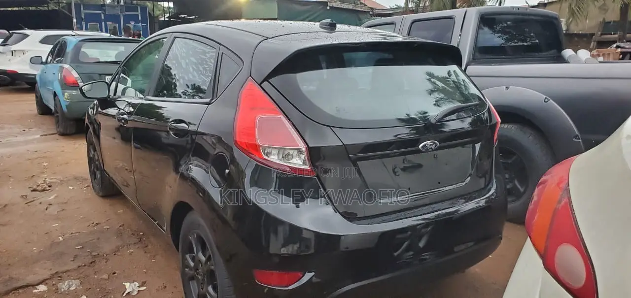 Ford Fiesta SE 4dr Hatchback (1.6L 4cyl 5M) 2014 Black