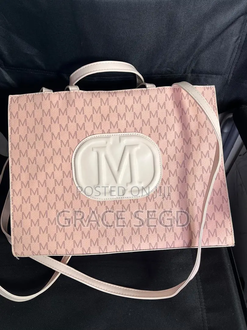50% Discount On All Luxury And Classy Bags